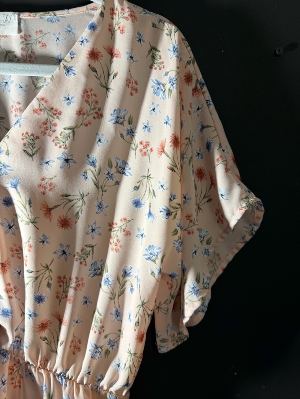 Sienna Sky Floral Blouse. Medium - Picture 3 of 7